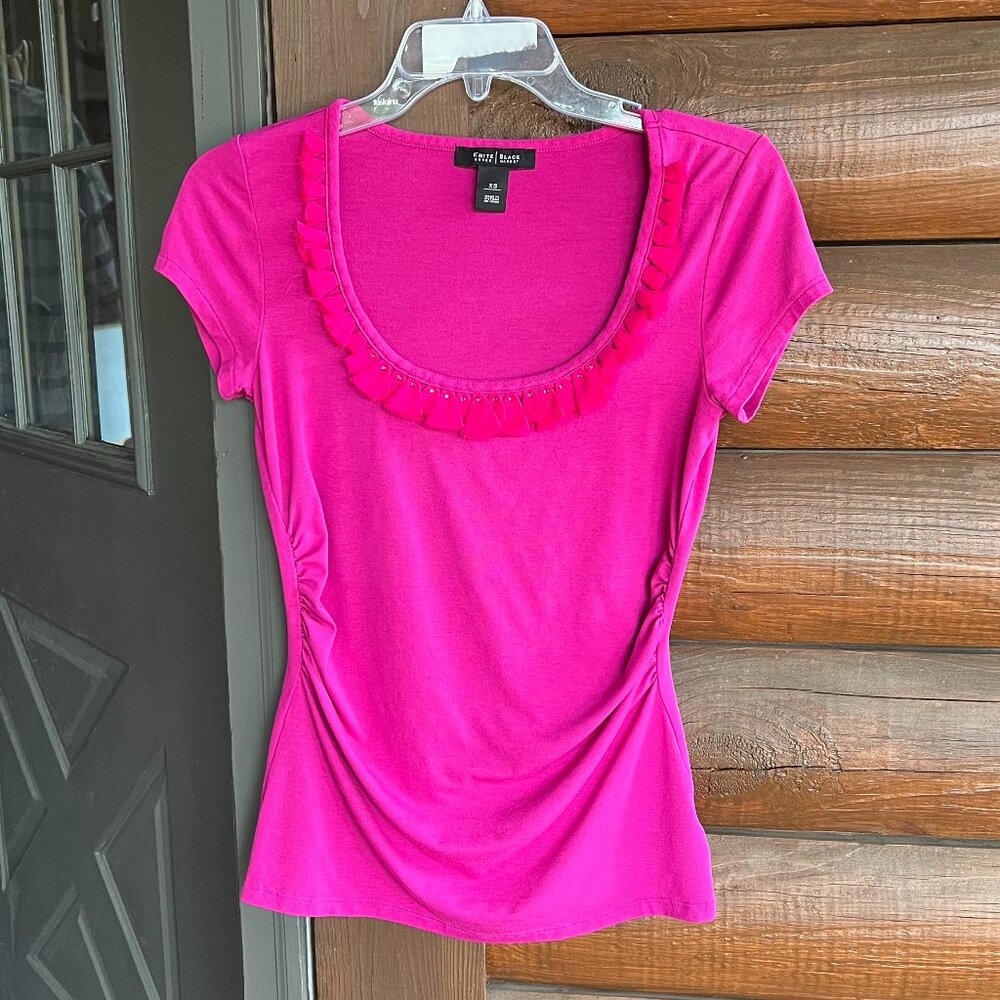 White House Black Market Berry Pink Short Sleeve Top w/Decorative Neckline Sz XS